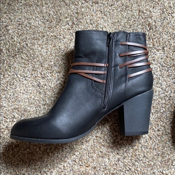 Madden Girl boots - Picture 2 of 3